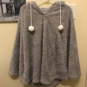 Women’s Hooded Poncho with Pompoms